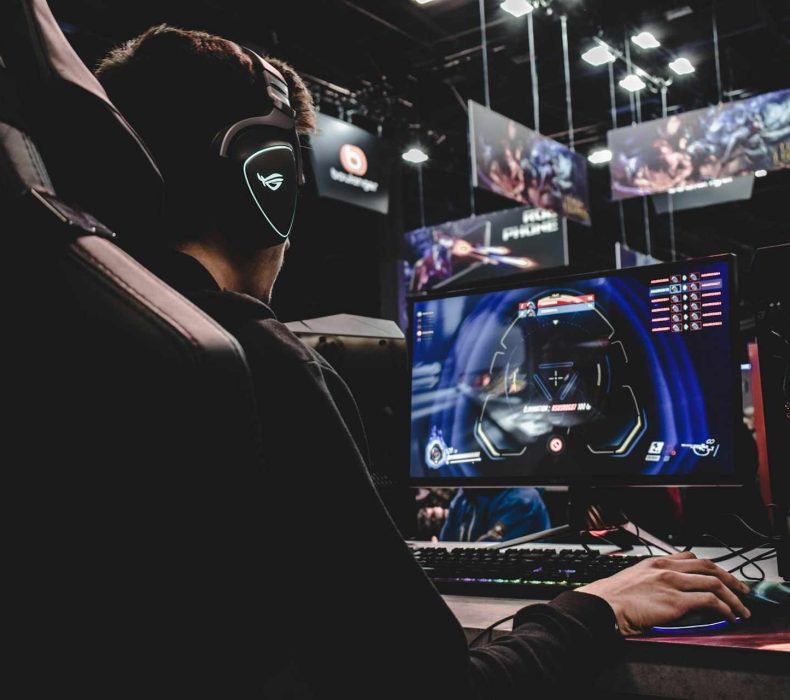 Best Gaming Monitors Under $500 in 2026: Dell Alienware AW2725D, ASUS ROG Swift, and More