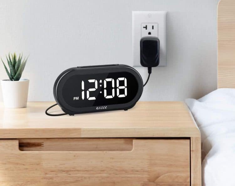 USCCE Alarm Clock Brightness Sounds Review